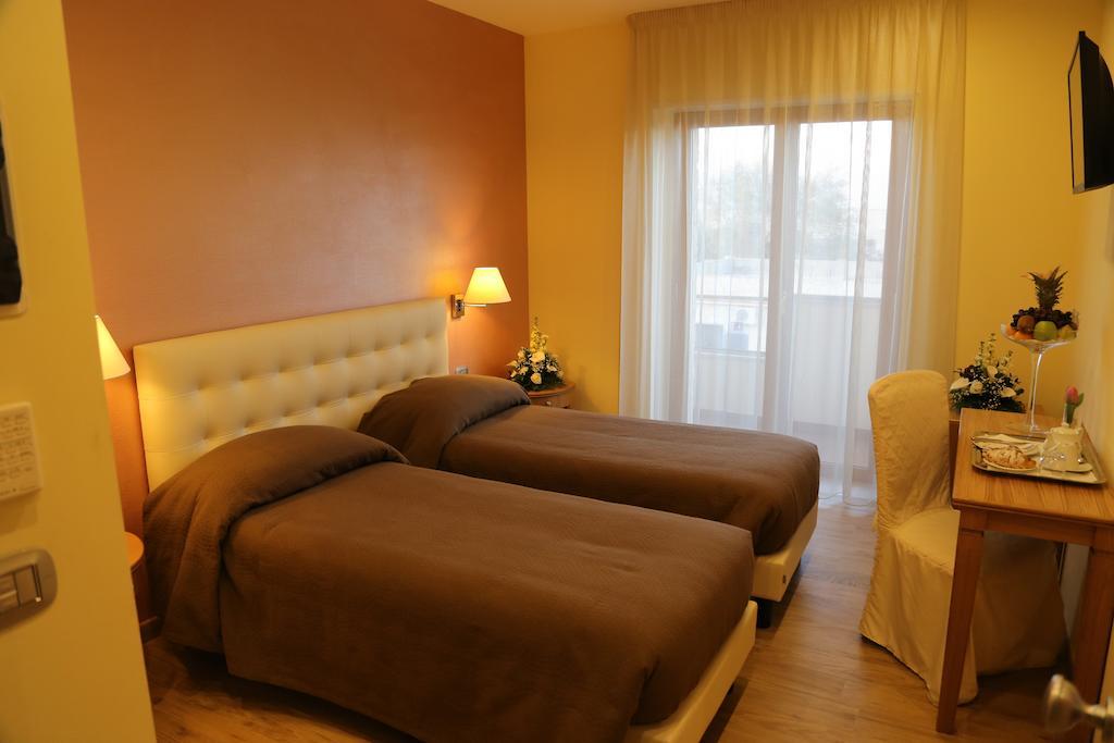 Maison Reale Bed and Breakfast Foggia Buitenkant foto